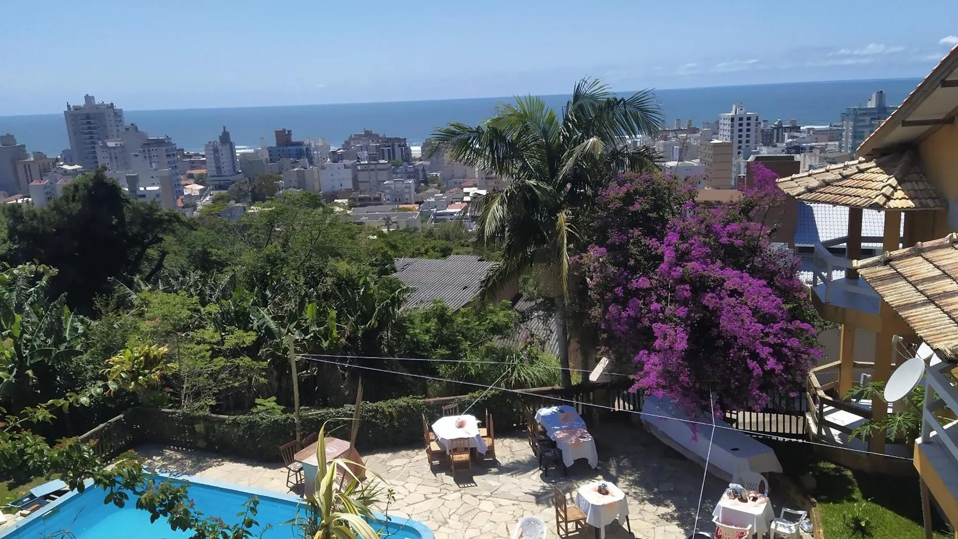 Residencial Maria Bed & Breakfast Laguna